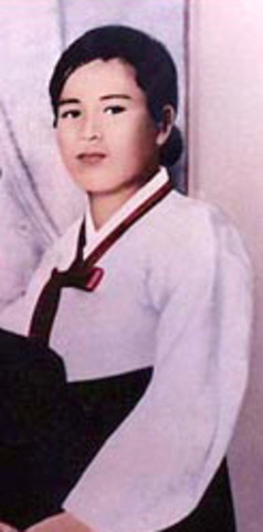 Mother dies (month & day unknown)