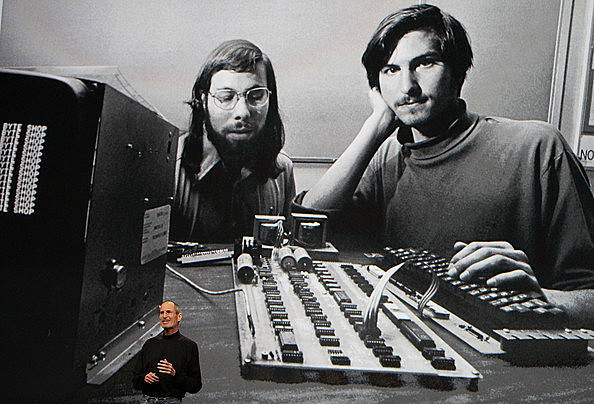 Jobs y Wozniak que  consiguen