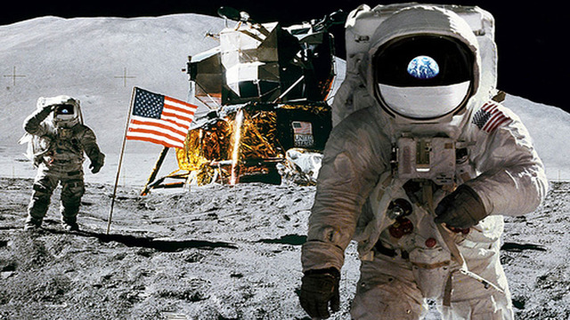 US manded spaceship Moon landing