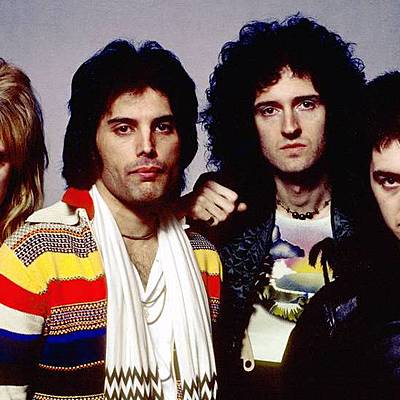 Timeline: Biografia The Queen