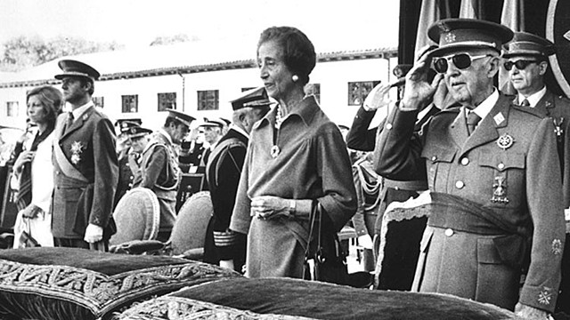 Primeras conspiraciones monárquicas