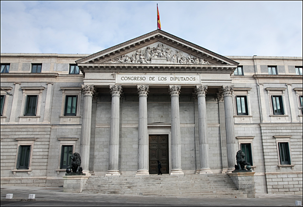 Promulgación Ley de Cortes