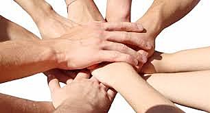 Instituto Latinoamericano de Comunicación Educativa (ILCE), Universidad de Nova (1996), Universidad de Salamanca, UNED, Universidad Oberta de Cataluña y Universidad de Calgary (Canadá)