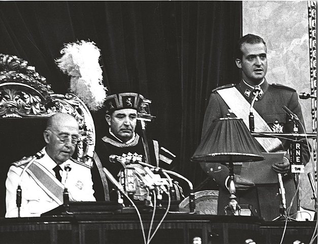 Juan Carlos sucesor al trono