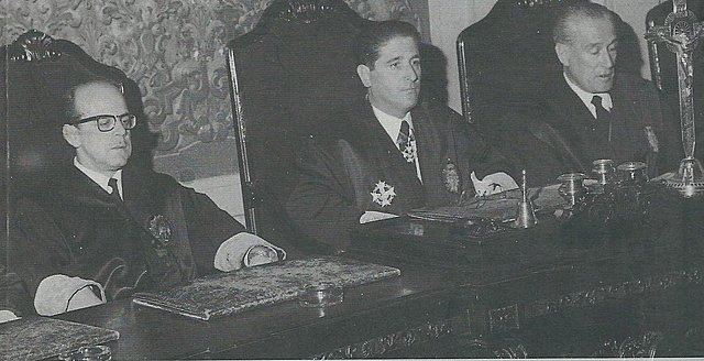 SE instaura el Tribunal de Orden Público (TOP)