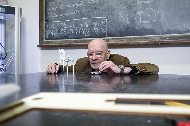 Mario Bellini (1935-      )