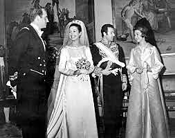 Boda de la nieta de Franco con Don Alfonso de Borbón, duque de Cádiz.