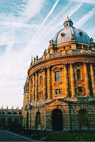 Uiversidad de Oxford (Inglaterra).