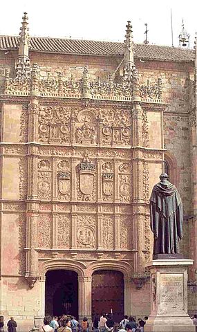 Primera universidad hispana.