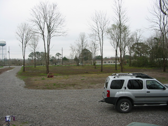 Patty, Todd, Tay, Cam, & Lo move to Bourg