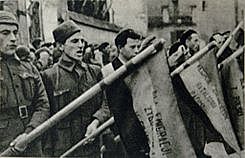 La URSS envía sus primeros equipos de ayuda a los republicanos. Llegan los primeros miembros de las Brigadas Internacionales.