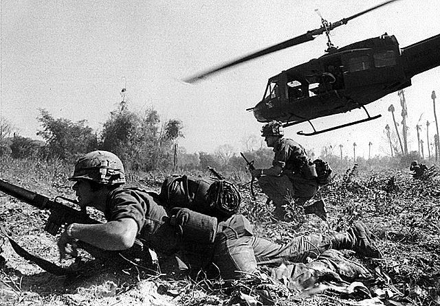 American Troops arrive in south Vietnam