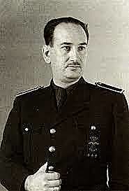 Dimisión de Arrese tras el fracaso de su proyecto constitucional.