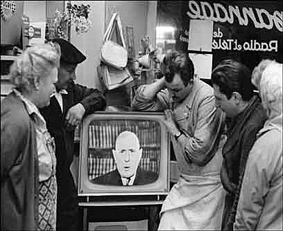 • 1954: La primera señal de prueba