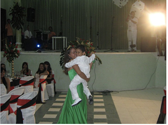 15 años de Aura Loraine Iriarte Acuña, Hermana de Daniela Iriarte