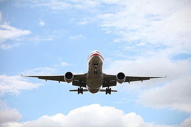 Ley 105 1993 - Disposiciones generales del transporte aereo en Colombia