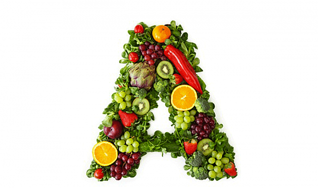 George Wald recibe el Nobel por sus trabajos sobre la vitamina A.