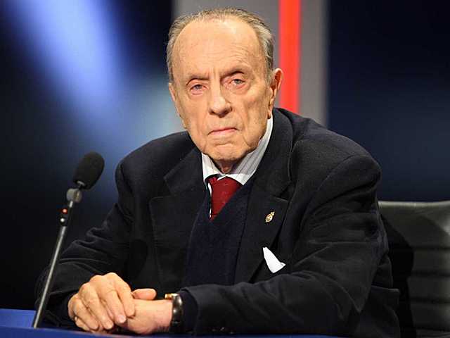 Cambio de gobierno: entra Manuel Fraga.