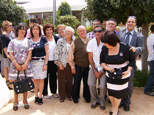 Rosario es muda a una casa prop dels seus familiars