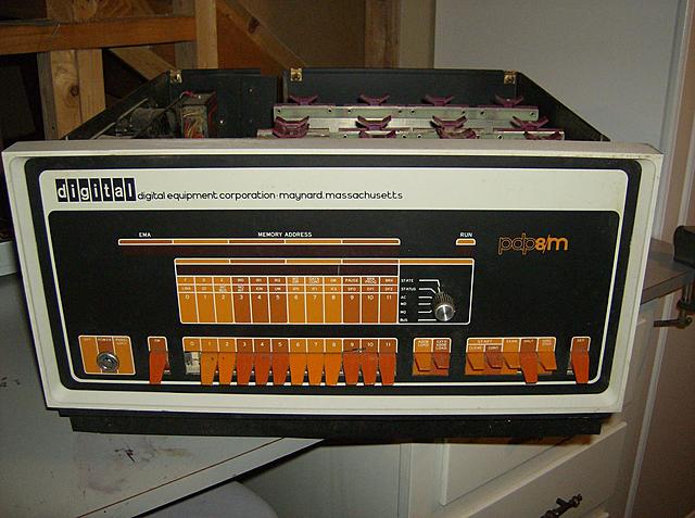 La primera mini computadora