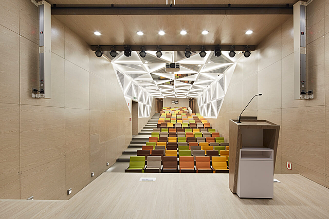 Primera renovación al auditorio de San Agustín en el Claustro.