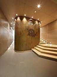 futura ampliación, se alude a la  negociación de una casa en la calle 13.