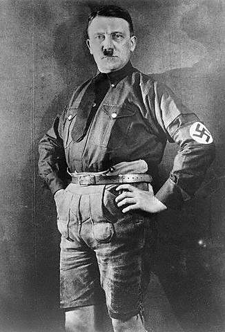 deben jurar su cargo a Adolf Hitler.