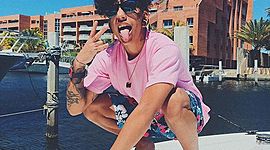 Timeline: MICRO TDH (CANTANTE)