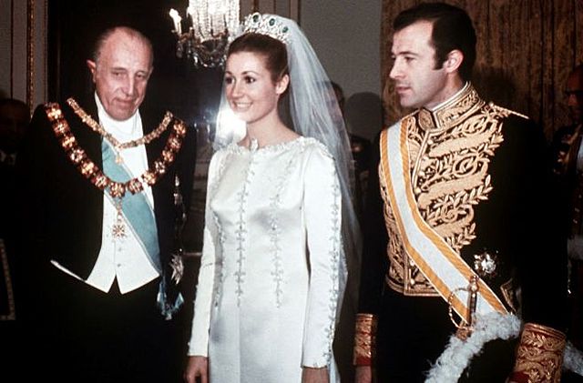Boda de la nieta de Franco con Don Alfonso de Borbón, duque de Cádiz