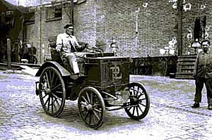 Première automobile à essence
