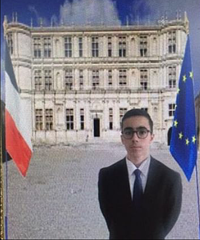 Après de longs efforts, il devient président