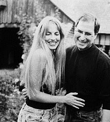 La relacion de steve jobs y la novia.