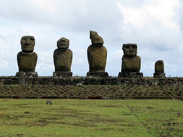 Ahu's at Vinapu and Tahai constructed
