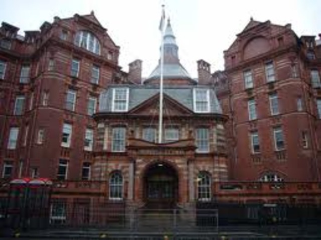 University College of London makes first international connection (ARPANET)