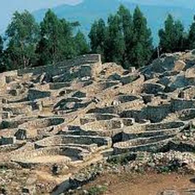 Timeline: LOS PUEBLOS DE LA PENÍNSULA IBÉRICA EN LA EDAD ANTIGUA. HECHO POR: ALEXANDRA CHAVESTA, ANA AZPARREN Y GUILLE CILVETI