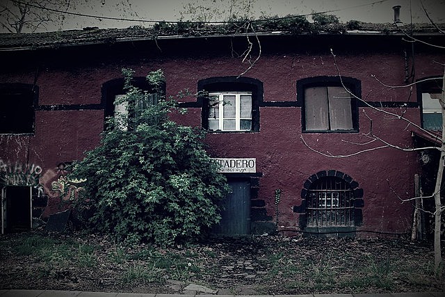 Hiltegi berria herriaren kanpoaldean