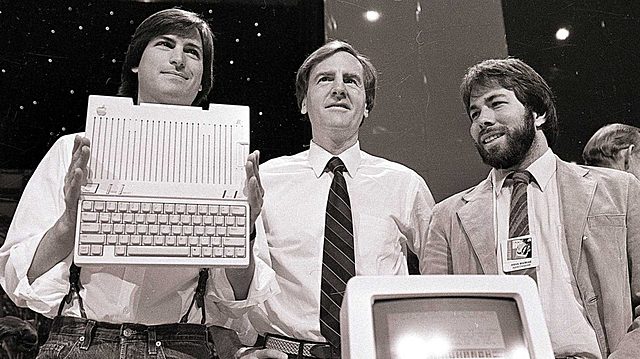 LANZAMIENTO DE MACINTOSH