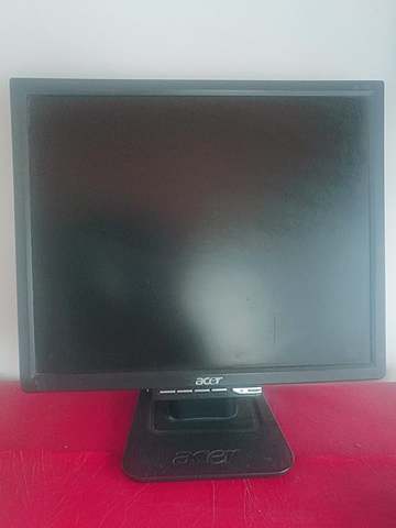 EL ORDENADOR SE INCORPORA A LAS CLASES.