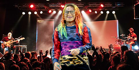 Francoise fait son 1er concert en tant que rappeuse