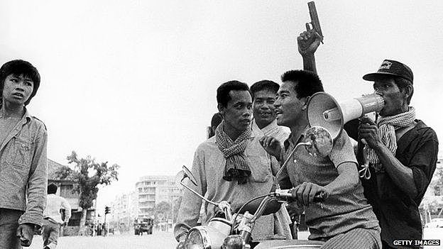 Vietnamese Troops Take Phnom Penh