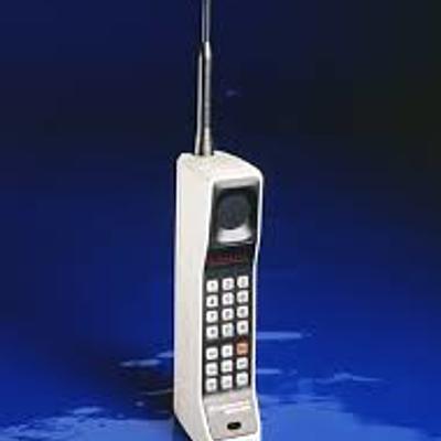 Timeline: CELULARES 1985