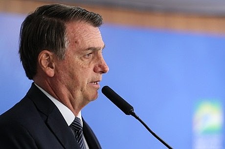 Assume Jair Bolsonaro