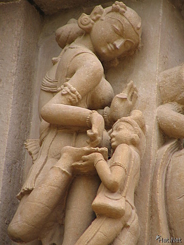 Lakshmi temple, Sculpture of a woman removing a thorn from her foot