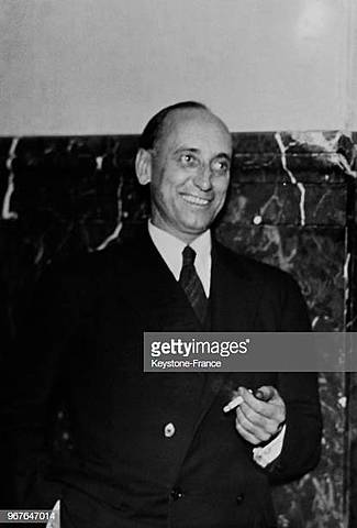 Dimisión de Casares Quiroga