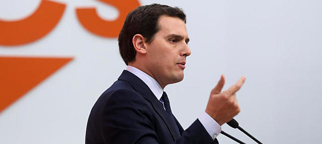 Se crea un nuevo partido, en sus principios central, pero en la actualidad sus ideas son de derechas. Presidido por Albert Rivera.