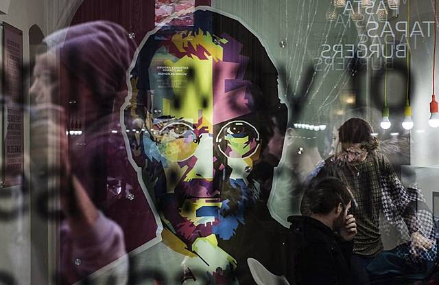 Steve compra acciones a DIsney