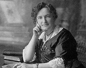 The famous five(Nellie McClung)