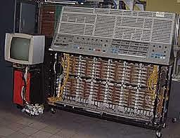 Circuitos Integrados, Compatibilidad con Equipo Mayor, Multiprogramación, Minicomputadora.