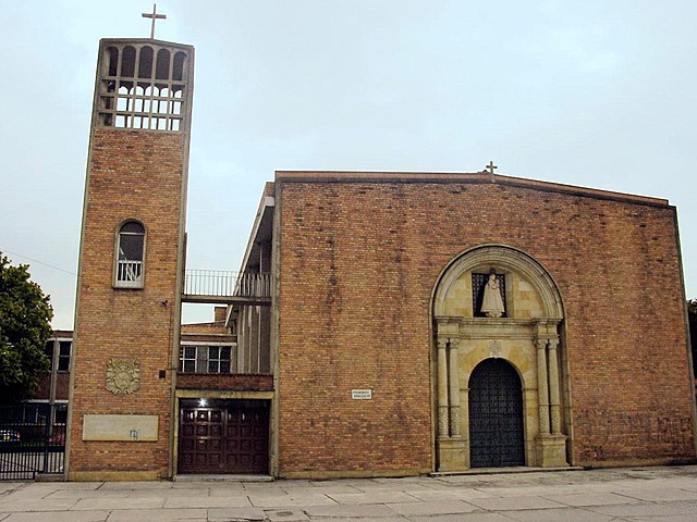 Se abre nuevamente medicina en la Universidad gracias a Guillermo Fergusson y Alfonso Tribín Pedrahita y a la intervención de la Sociedad de Cirugia de Bogotá y el Hospital San José (Quintero, Quevedo, Palacios, Gómez y Latorre, 2015).