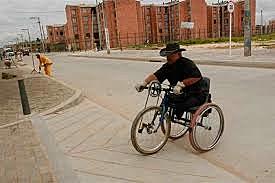 Lo ayude haciéndome cargo de el.